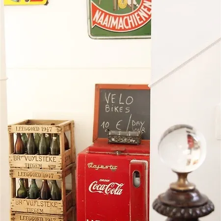 Le Flaneur Bed and Breakfast 3*