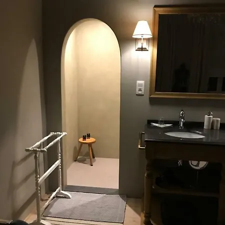 Le Flaneur Bed and Breakfast Μπριζ